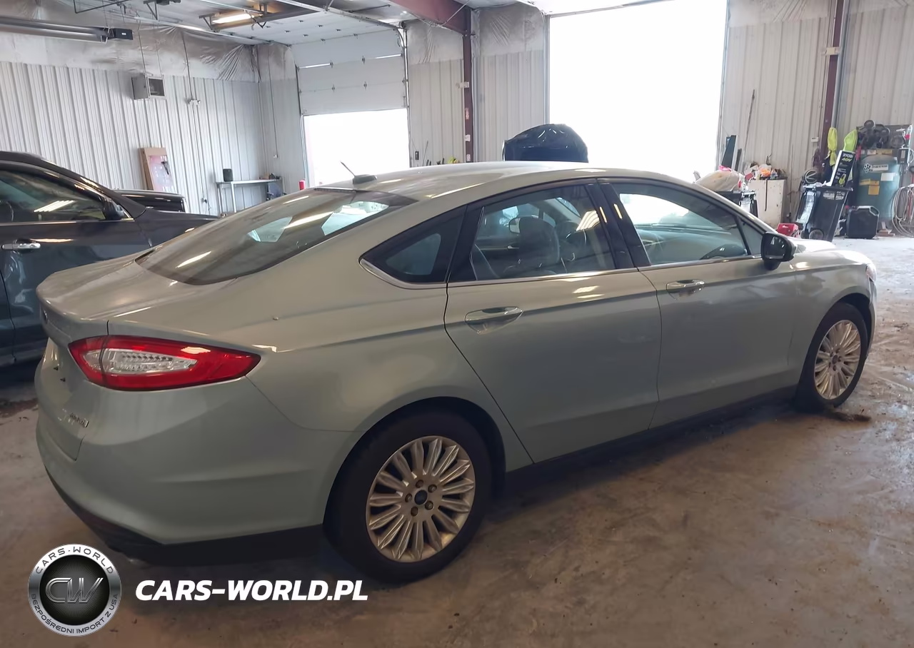 2014 Ford Fusion S Hybrid VIN:3FA6P0UU7ER267510 - 4