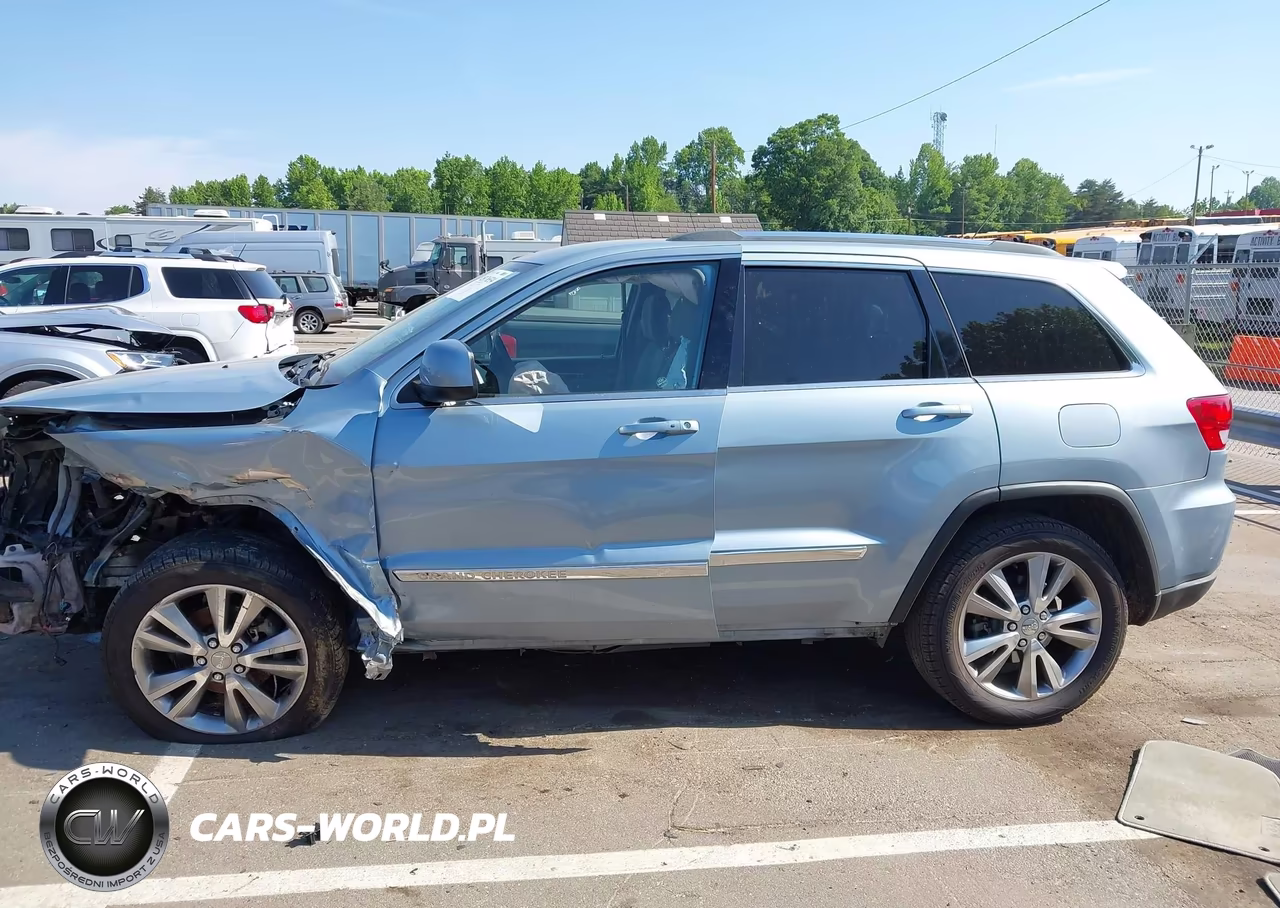 2013 Jeep Grand Cherokee Laredo VIN:1C4RJEAG9DC558544 - 14