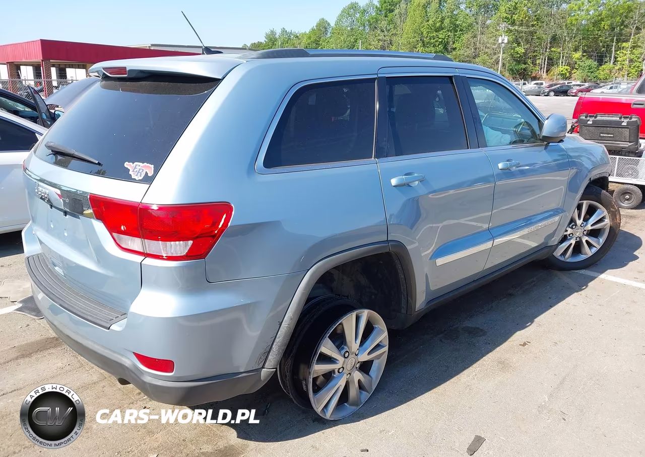 2013 Jeep Grand Cherokee Laredo VIN:1C4RJEAG9DC558544 - 4