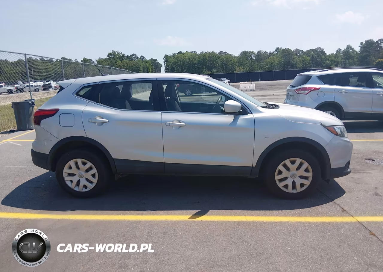 2018 Nissan Rogue Sport S VIN:JN1BJ1CPXJW150932 - 13
