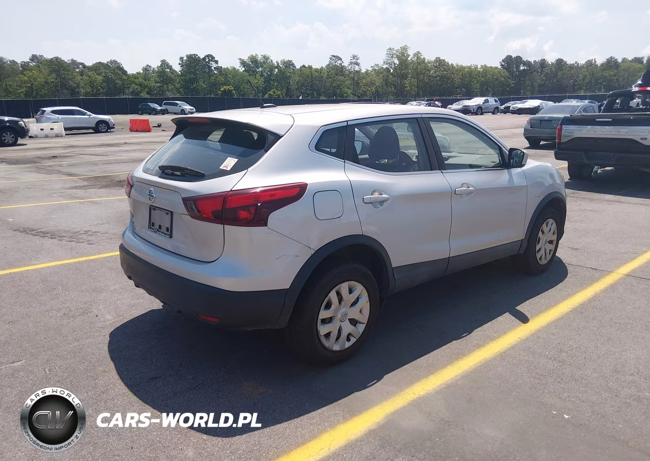 2018 Nissan Rogue Sport S VIN:JN1BJ1CPXJW150932 - 4