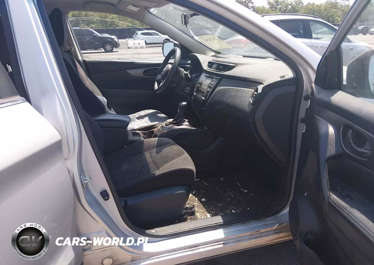 2018 Nissan Rogue Sport S VIN:JN1BJ1CPXJW150932 - 5