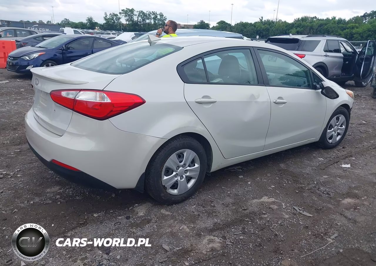 2015 Kia Forte Lx VIN:KNAFK4A63F5312546 - 4