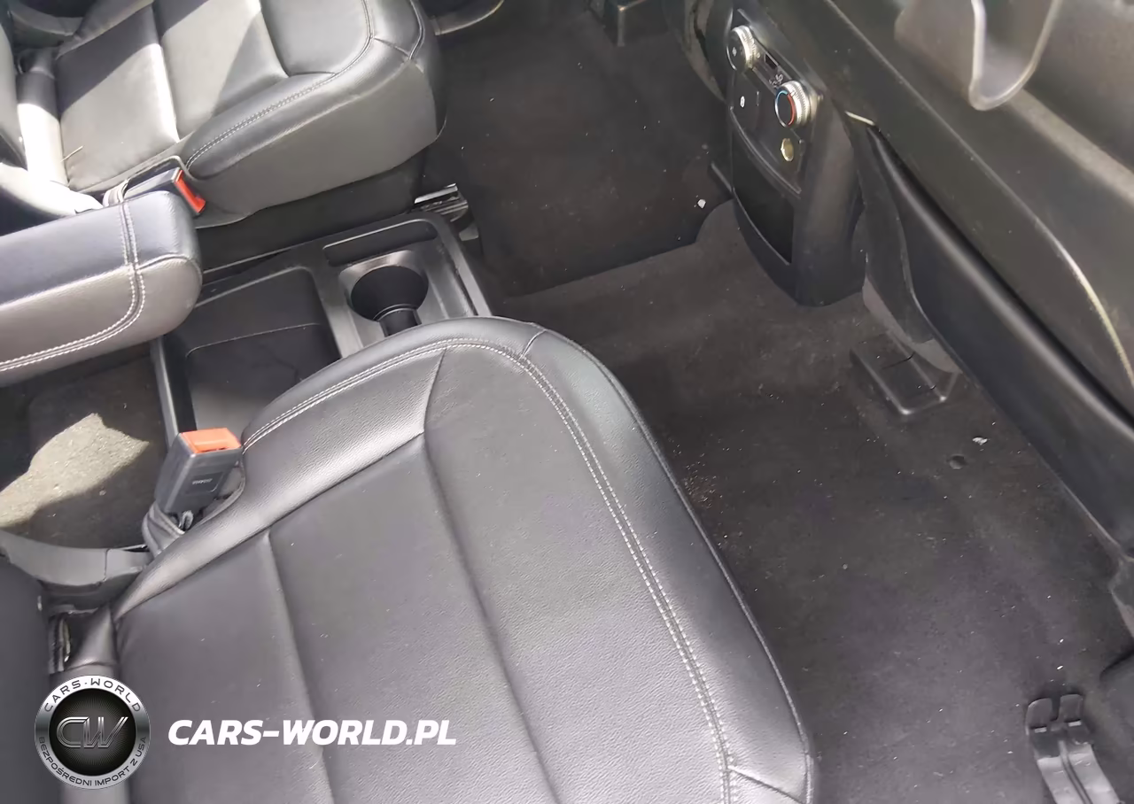 2020 Ford Explorer Xlt VIN:1FMSK7DH2LGD05597 - 8