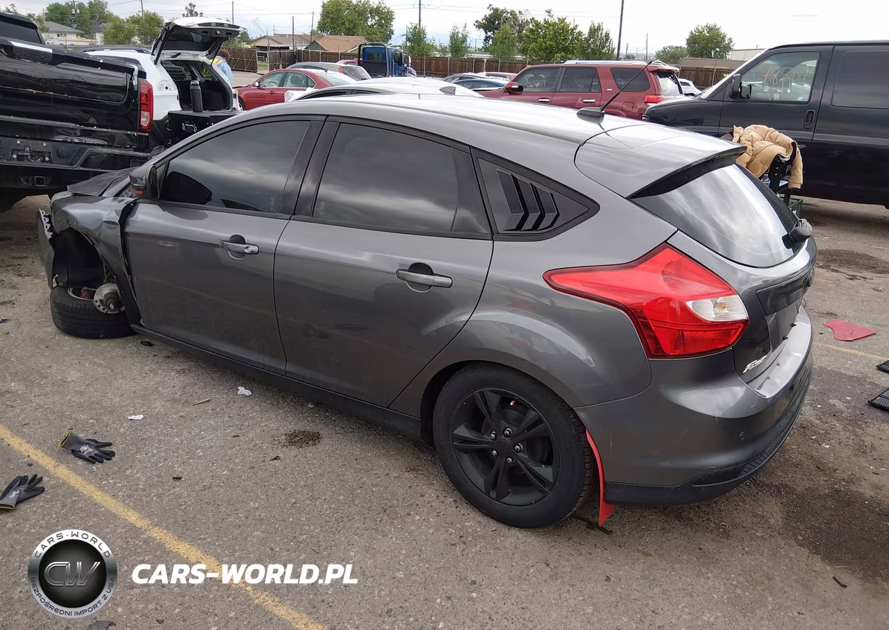 2013 Ford Focus Se VIN:1FADP3K27DL189804 - 3