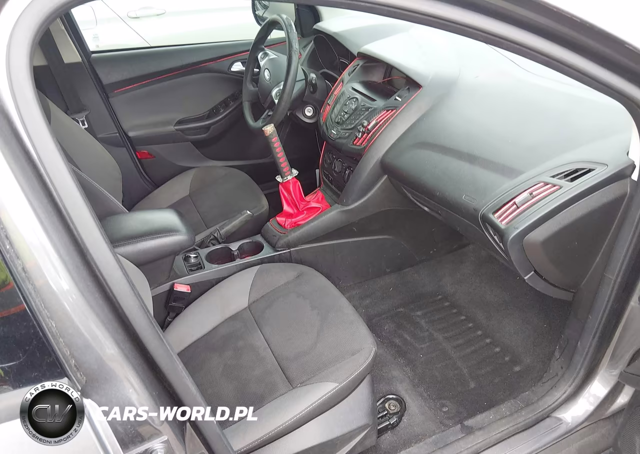 2013 Ford Focus Se VIN:1FADP3K27DL189804 - 5