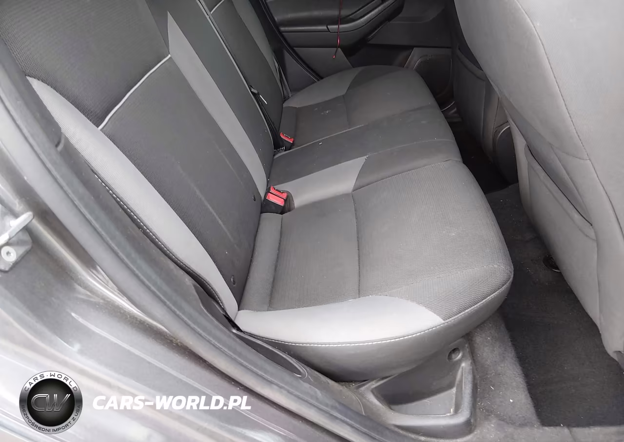 2013 Ford Focus Se VIN:1FADP3K27DL189804 - 8