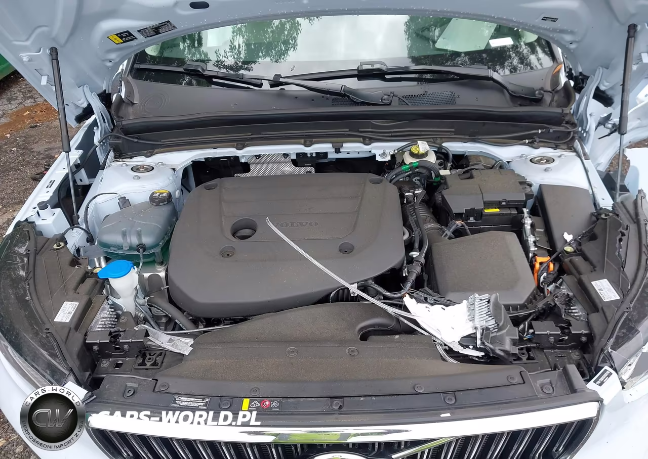 2025 Volvo Xc40 B5 Plus Bright Theme VIN:YV4L12UE6S2552196 - 10