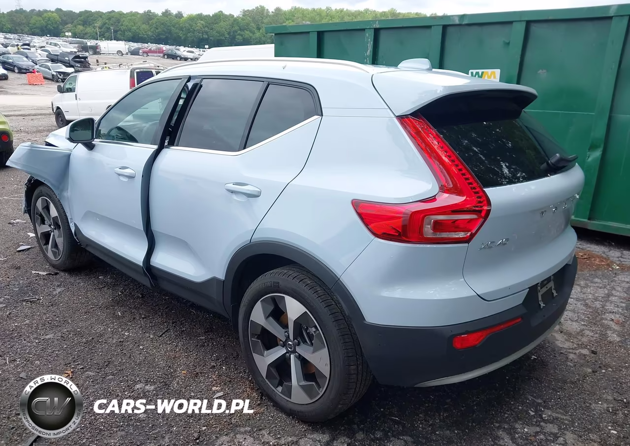 2025 Volvo Xc40 B5 Plus Bright Theme VIN:YV4L12UE6S2552196 - 3
