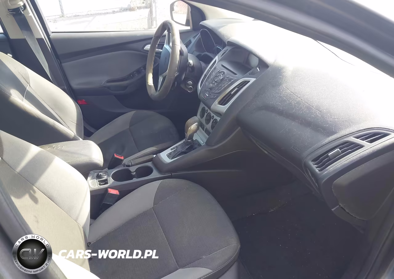 2014 Ford Focus Se VIN:1FADP3K22EL139958 - 5