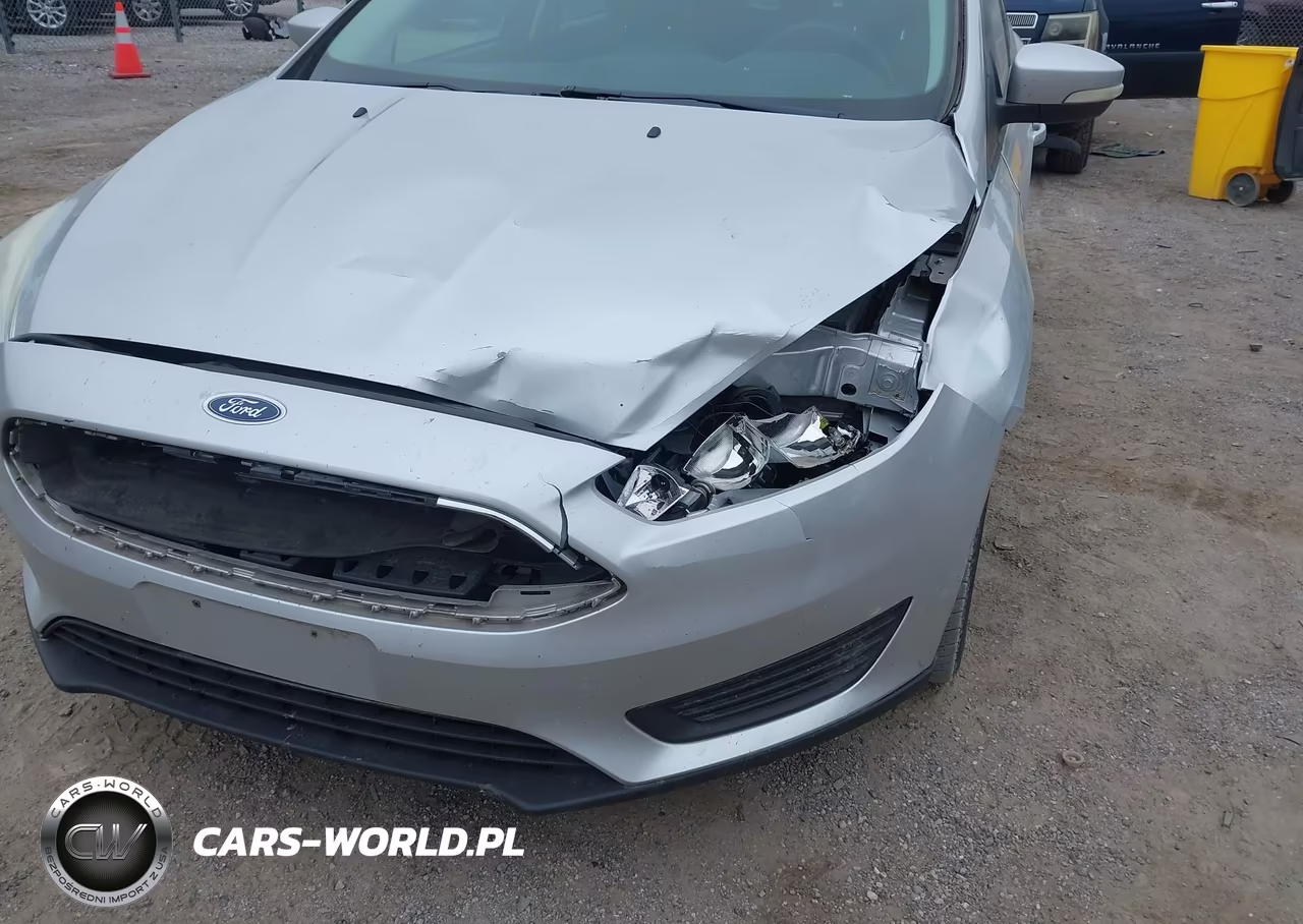 2015 Ford Focus Se VIN:1FADP3K20FL295255 - 6