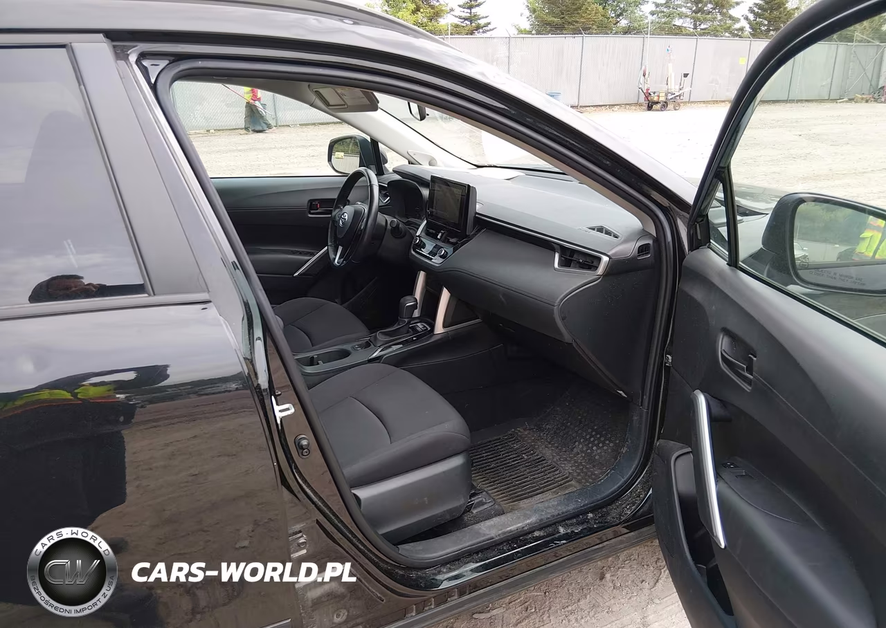 2023 Toyota Corolla Cross Le VIN:7MUBAABG3PV065248 - 5
