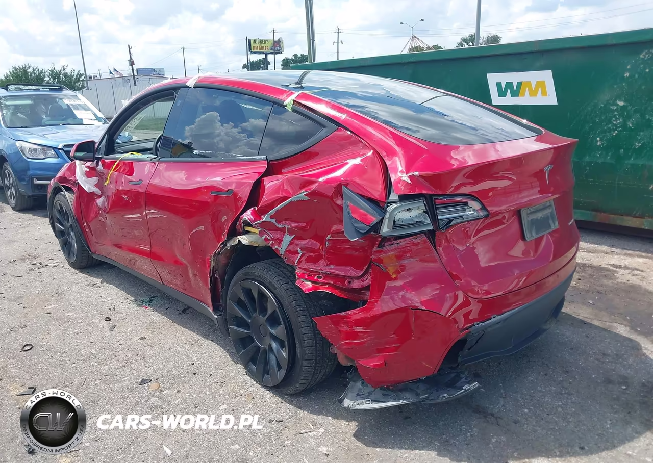 2023 Tesla Model Y VIN:7SAYGDEE7PA129682 - 3