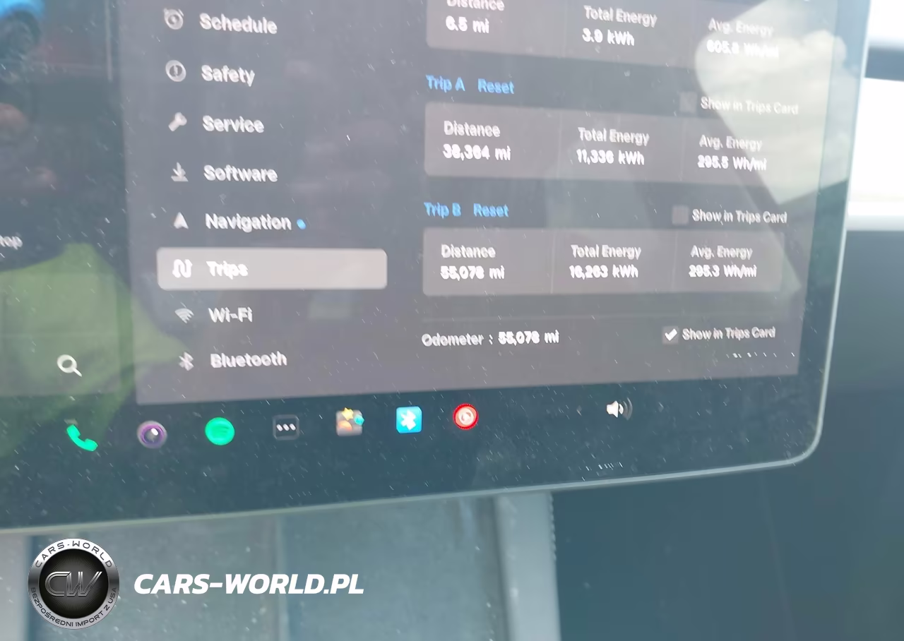 2023 Tesla Model Y VIN:7SAYGDEE7PA129682 - 7