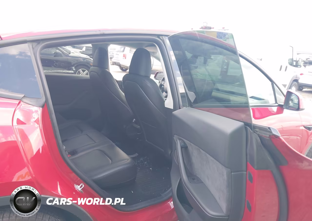 2023 Tesla Model Y VIN:7SAYGDEE7PA129682 - 8
