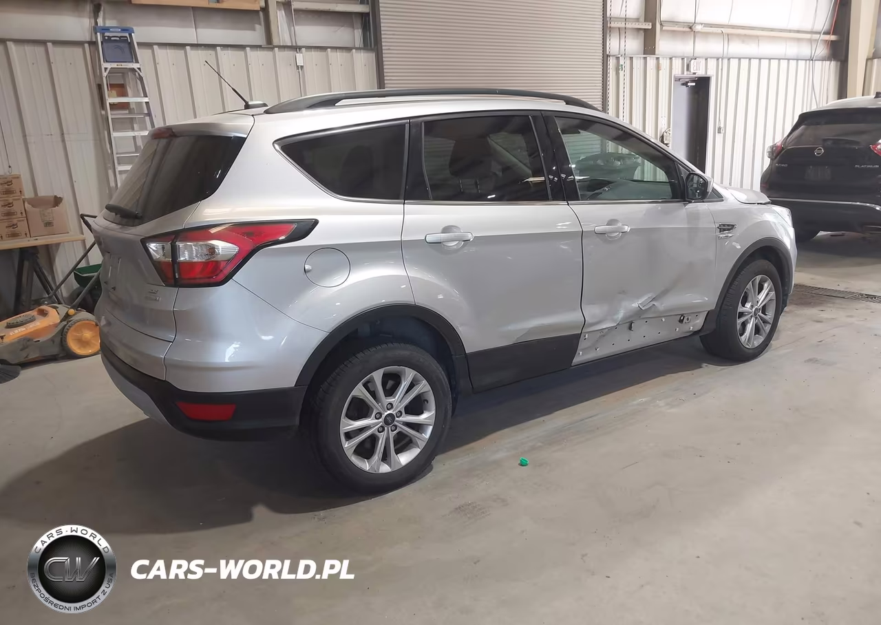 2017 Ford Escape Se VIN:1FMCU0GD3HUE43351 - 4