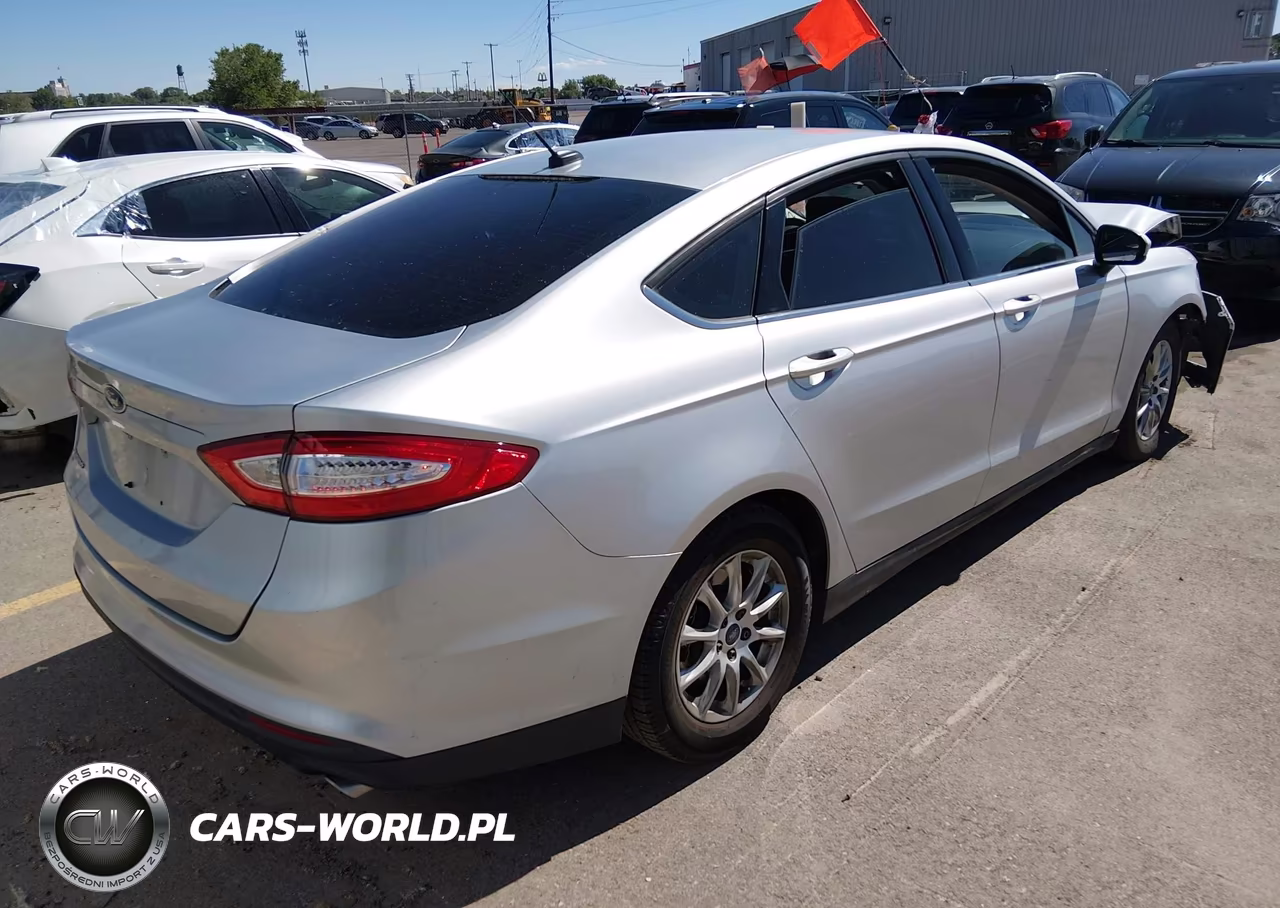 2015 Ford Fusion S VIN:3FA6P0G71FR194576 - 4