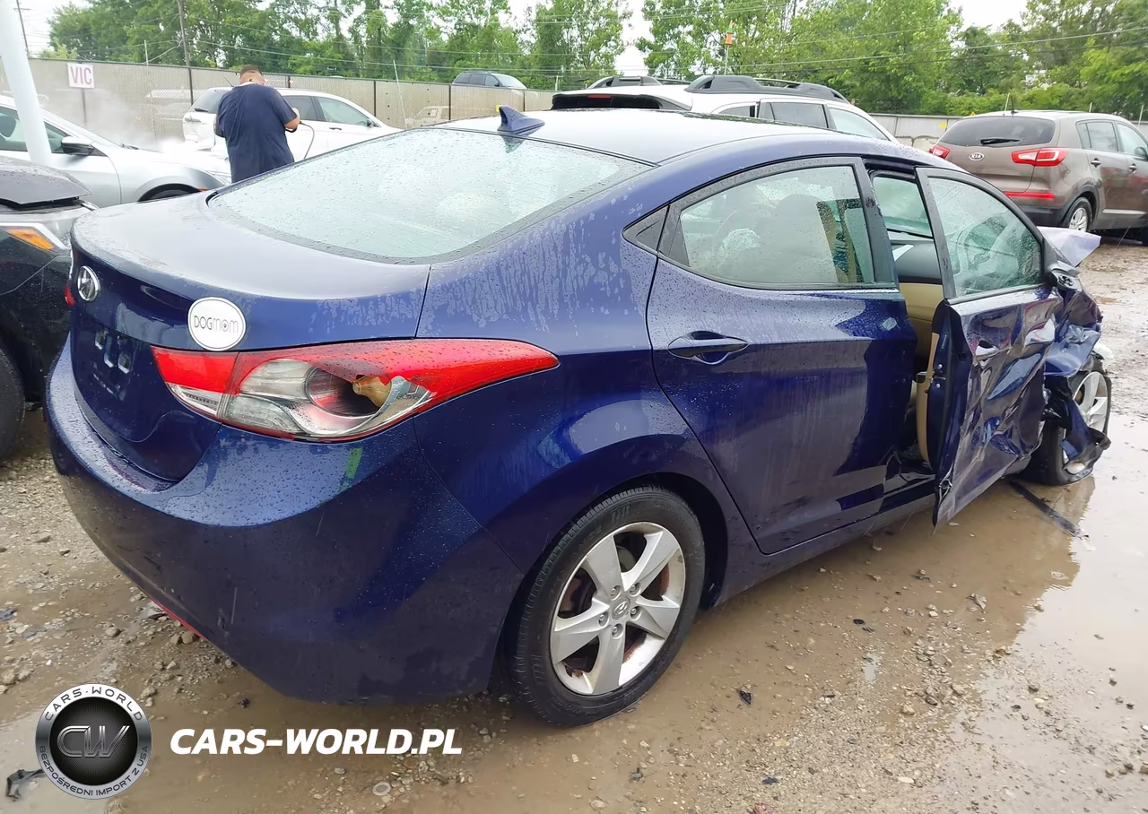 2013 Hyundai Elantra Gls VIN:5NPDH4AE3DH392329 - 4