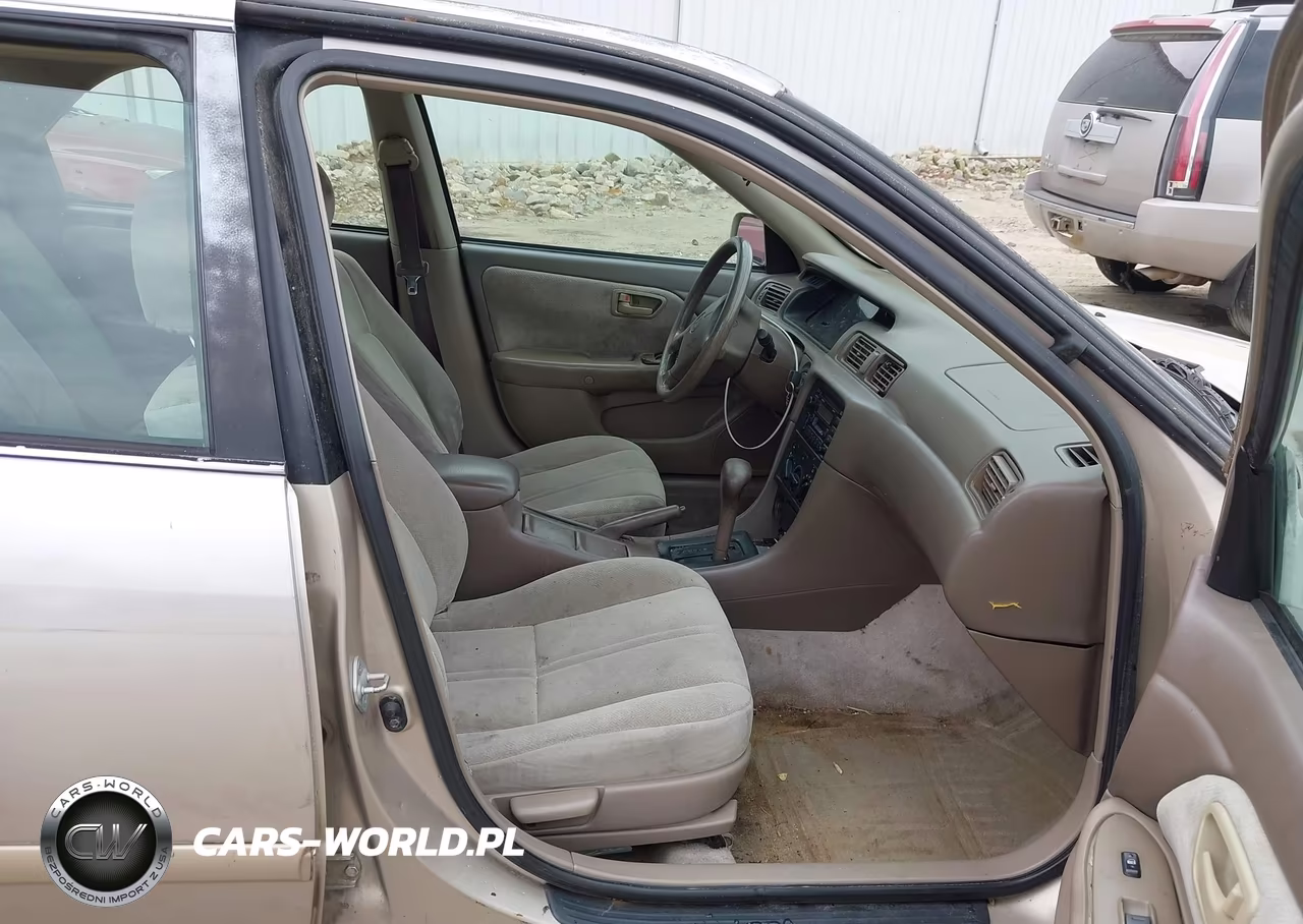 2000 Toyota Camry Ce VIN:4T1BG22KXYU940823 - 5