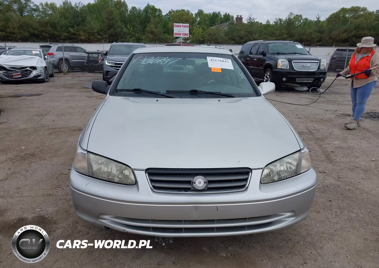 2000 Toyota Camry Le VIN:JT2BG22K2Y0413413 - 12
