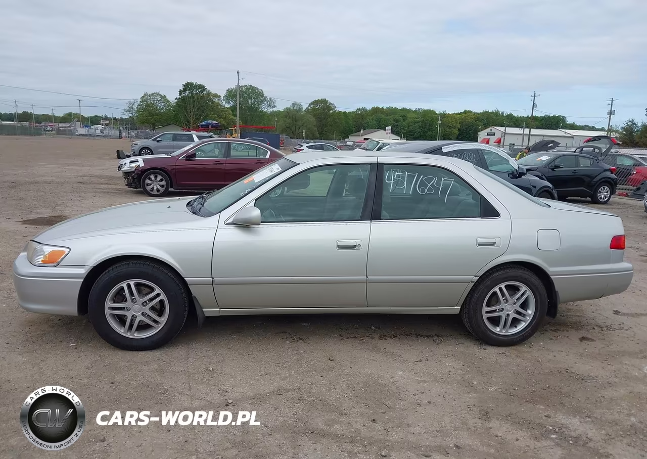 2000 Toyota Camry Le VIN:JT2BG22K2Y0413413 - 14