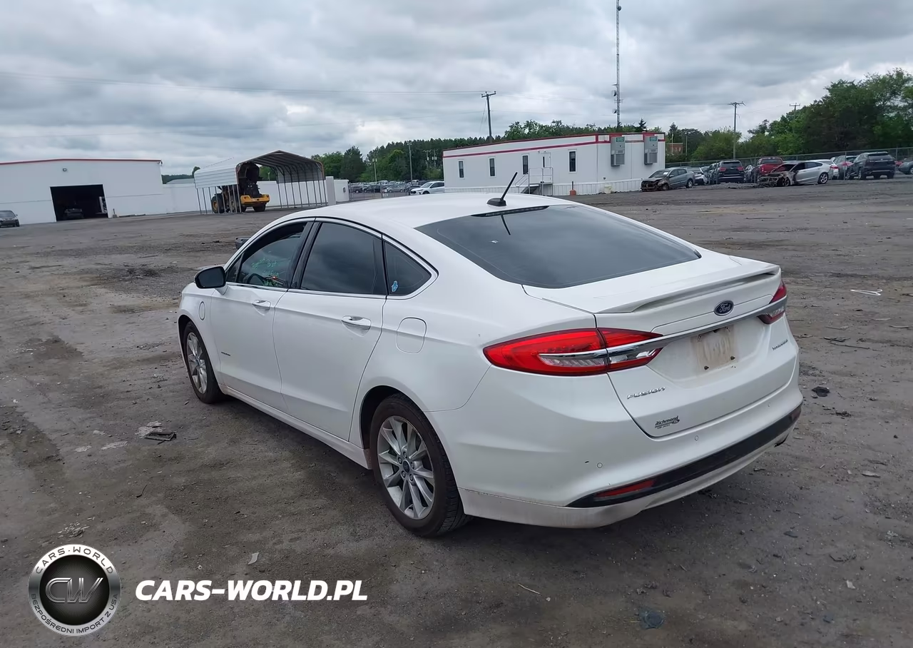 2017 Ford Fusion Energi Titanium VIN:3FA6P0SU7HR253968 - 3
