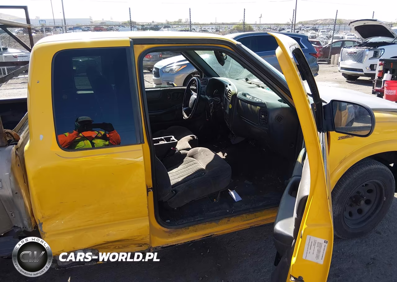 2002 Chevrolet S-10 Ls VIN:1GCCS19W528222820 - 5