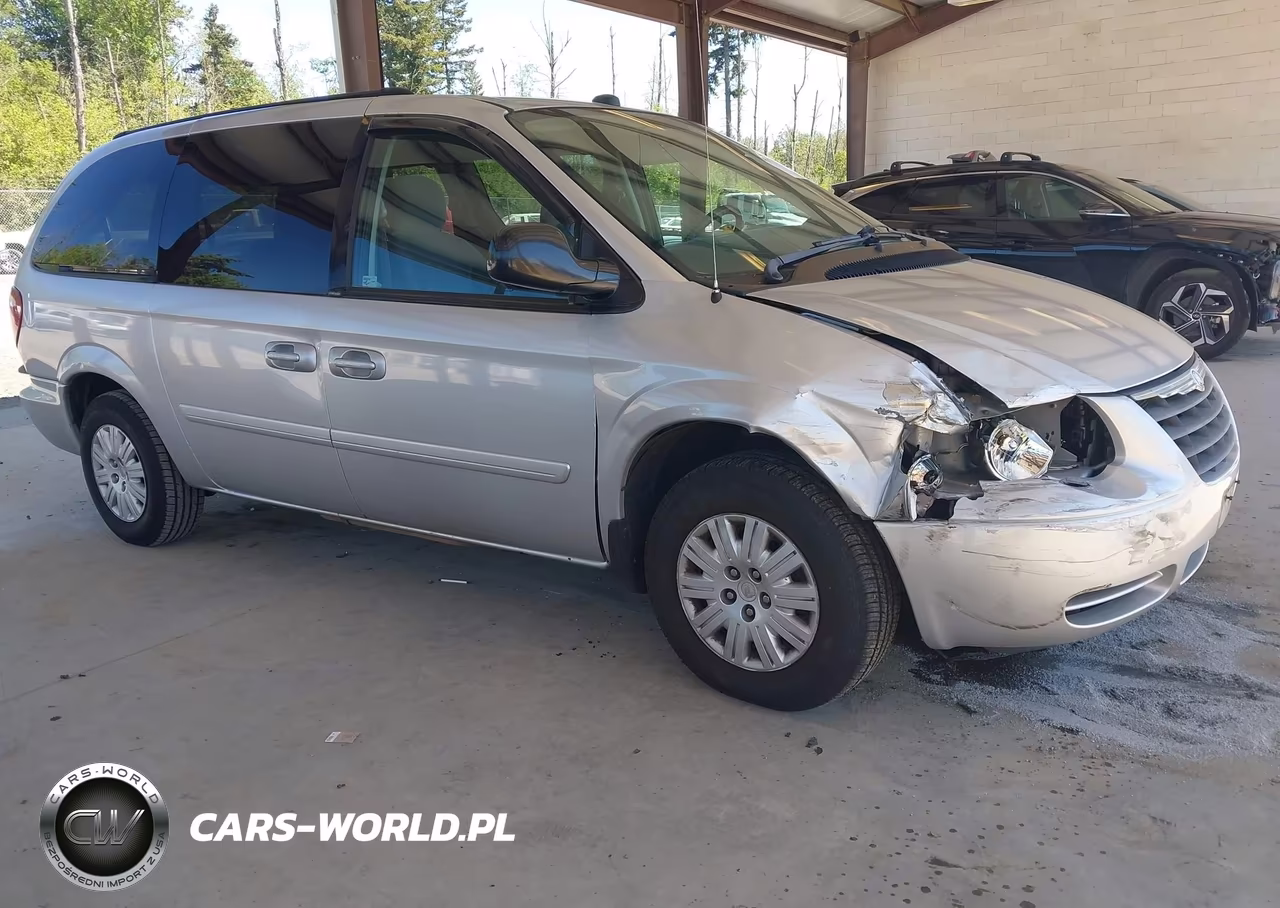 2005 Chrysler Town & Country Lx