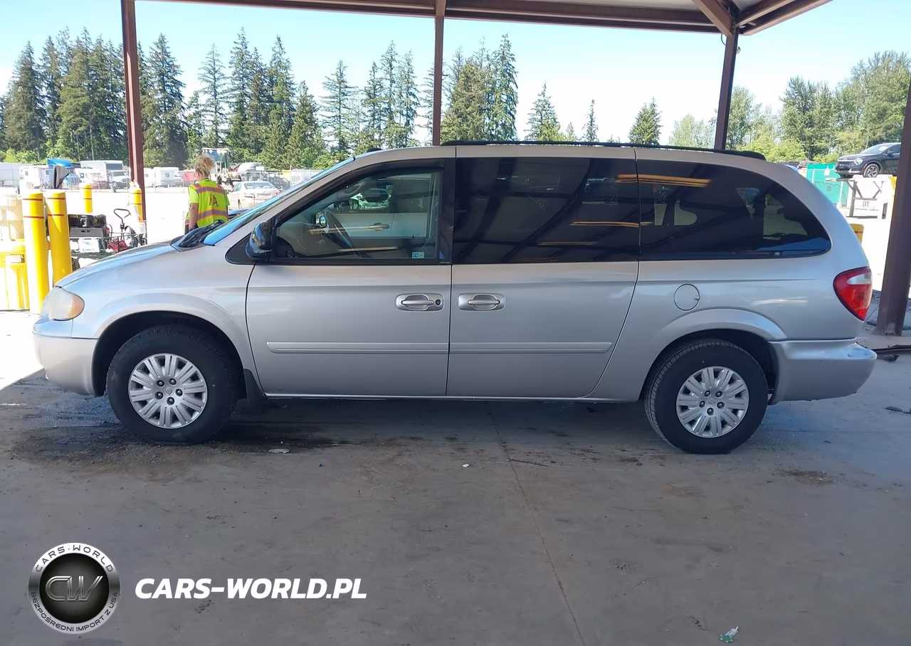 2005 Chrysler Town & Country Lx VIN:2C4GP44R75R472347 - 14