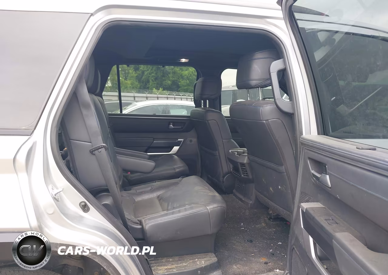 2023 Toyota Sequoia Platinum VIN:7SVAAAAA4PX002372 - 8