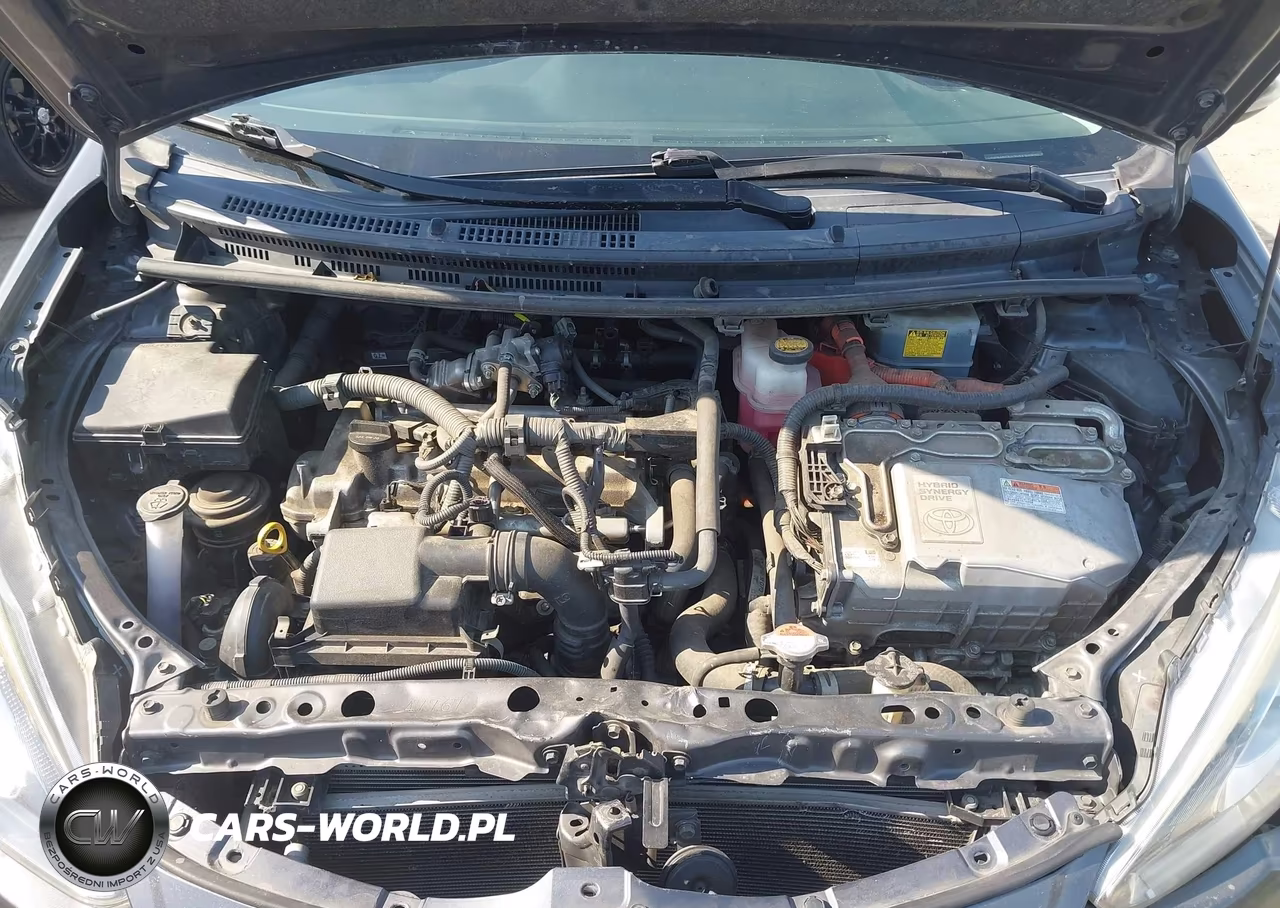 2015 Toyota Prius C Two VIN:JTDKDTB32F1110606 - 10