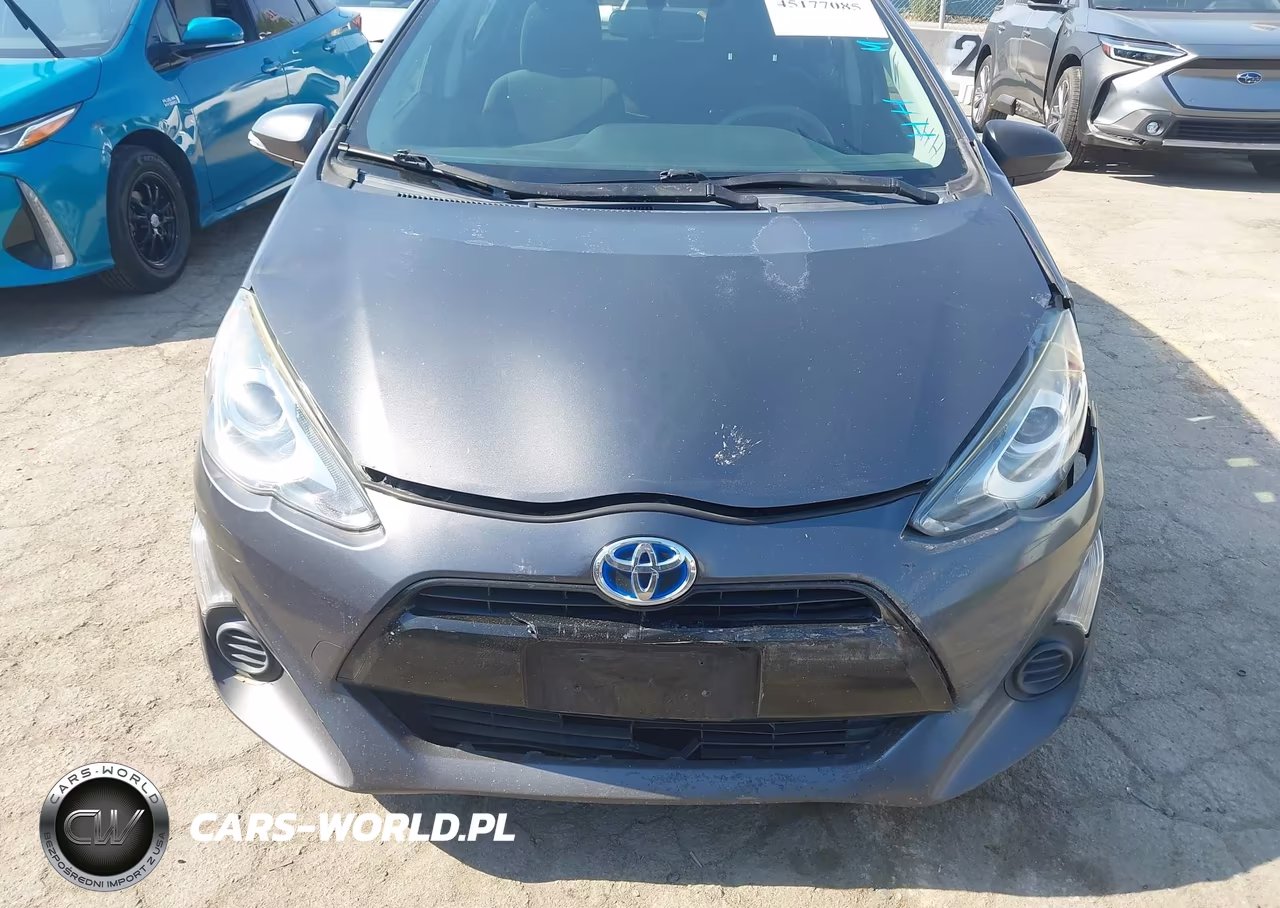 2015 Toyota Prius C Two VIN:JTDKDTB32F1110606 - 12