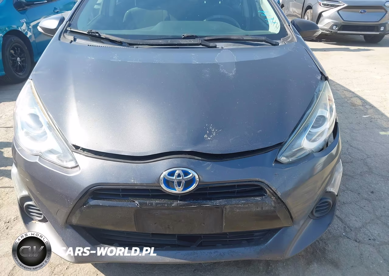2015 Toyota Prius C Two VIN:JTDKDTB32F1110606 - 6