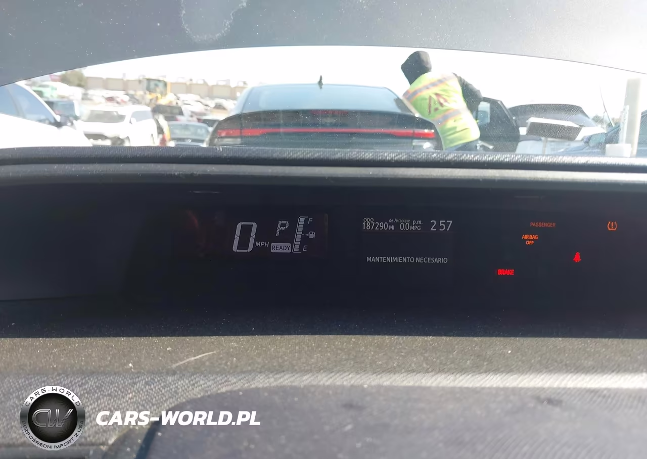 2015 Toyota Prius C Two VIN:JTDKDTB32F1110606 - 7