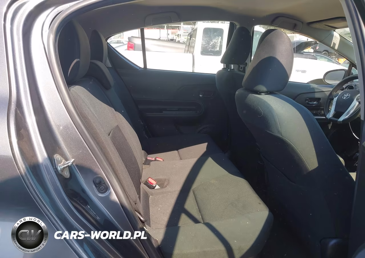 2015 Toyota Prius C Two VIN:JTDKDTB32F1110606 - 8