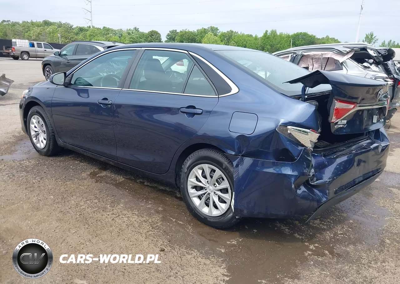 2017 Toyota Camry Le VIN:4T1BF1FK3HU711875 - 3