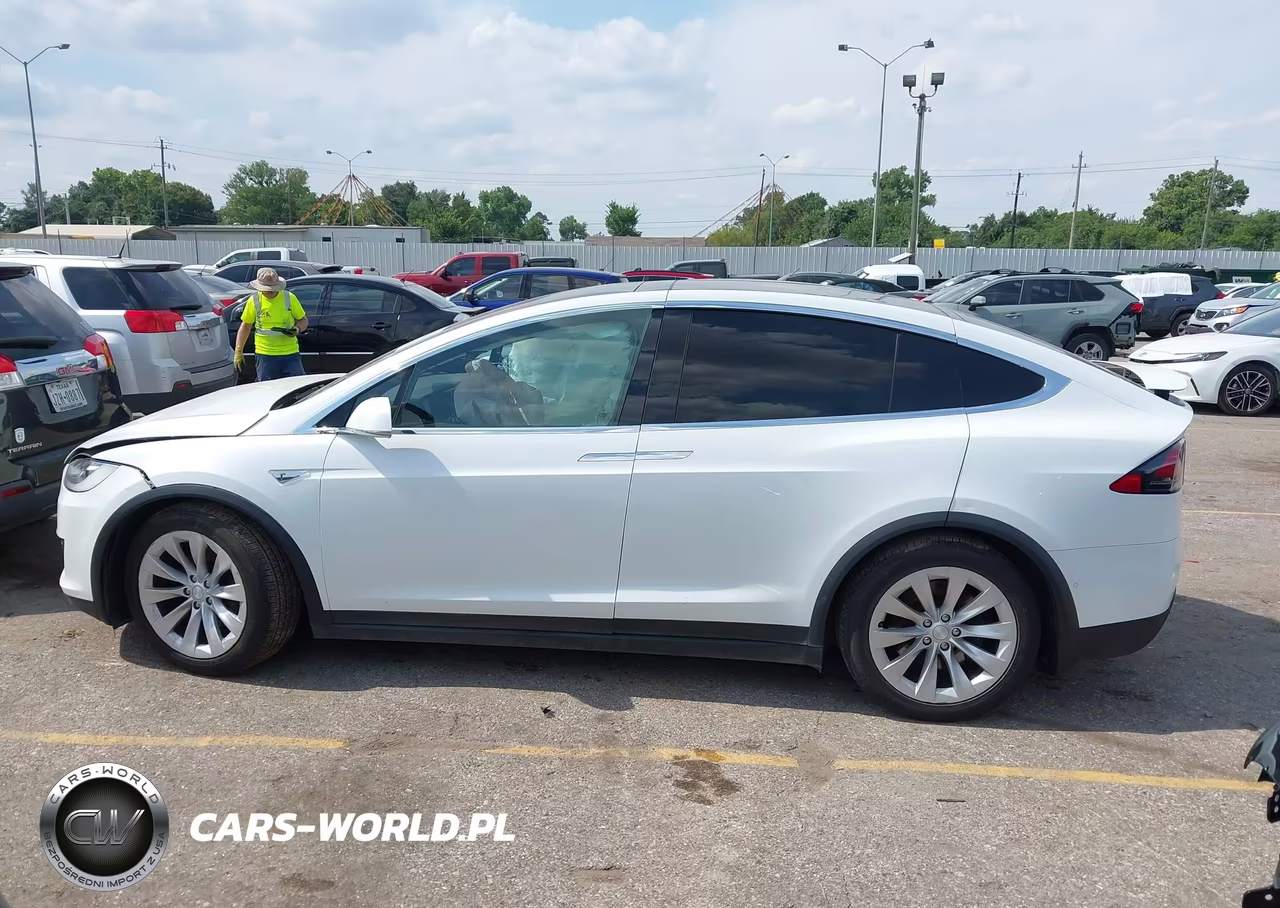 2016 Tesla Model X 60D-70D-75D-90D VIN:5YJXCAE27GF003060 - 13