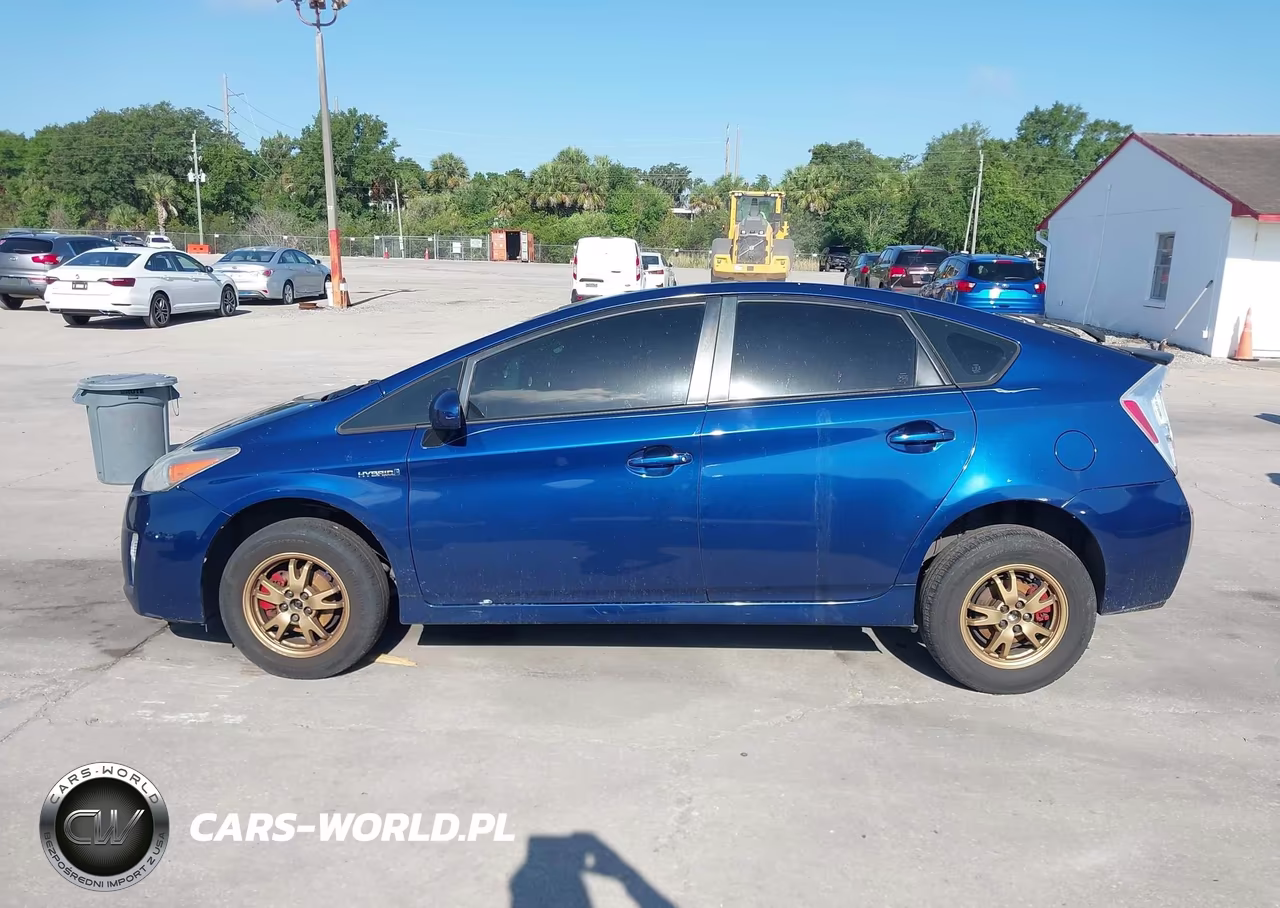 2011 Toyota Prius Two VIN:JTDKN3DU2B0314440 - 14