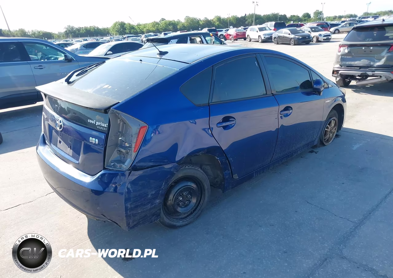 2011 Toyota Prius Two VIN:JTDKN3DU2B0314440 - 4