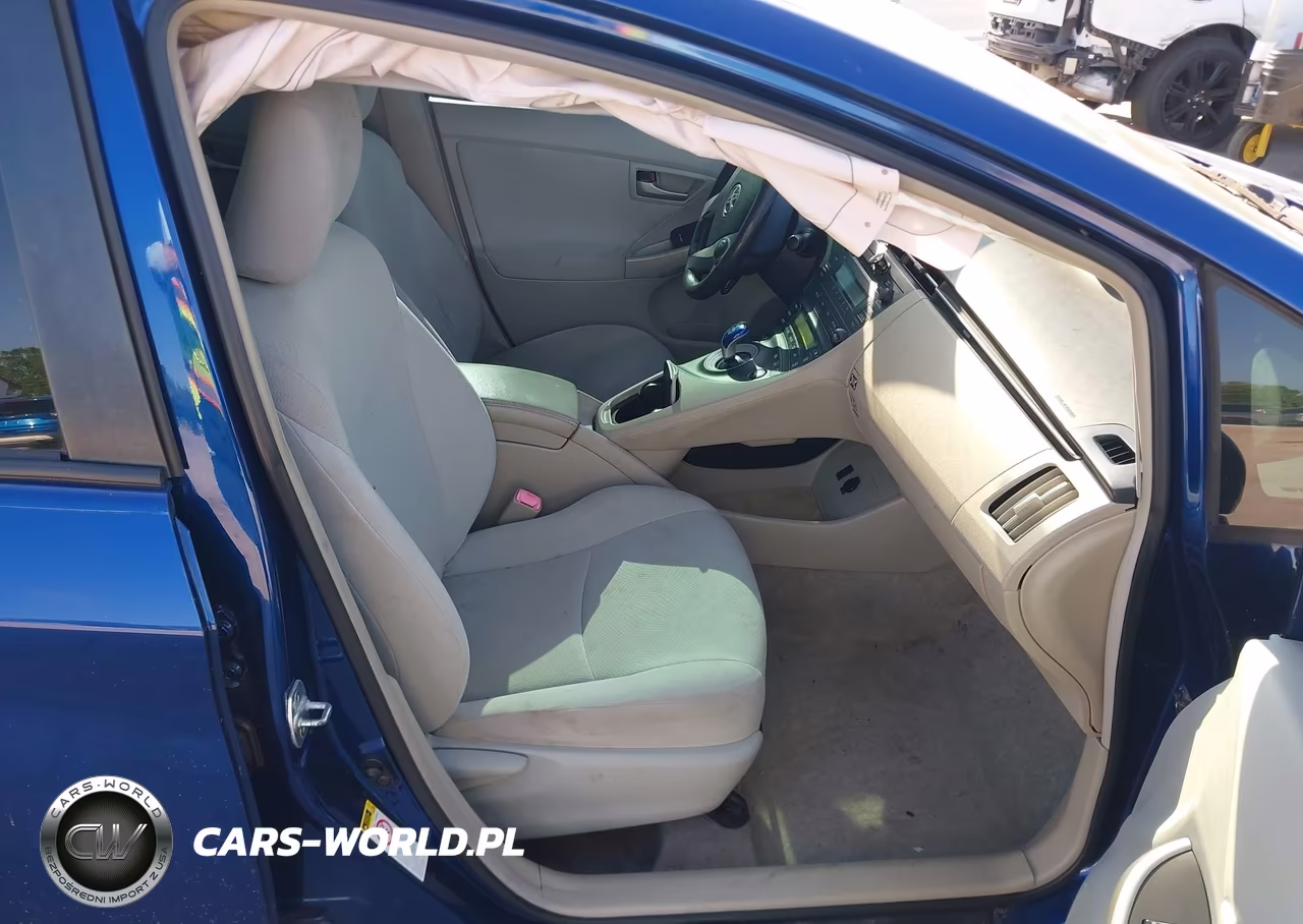 2011 Toyota Prius Two VIN:JTDKN3DU2B0314440 - 5