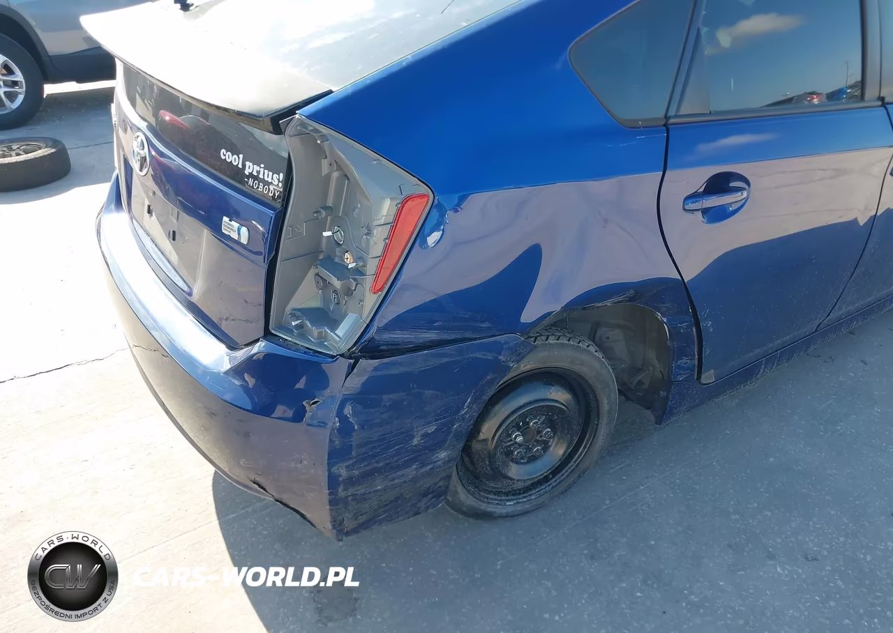 2011 Toyota Prius Two VIN:JTDKN3DU2B0314440 - 6