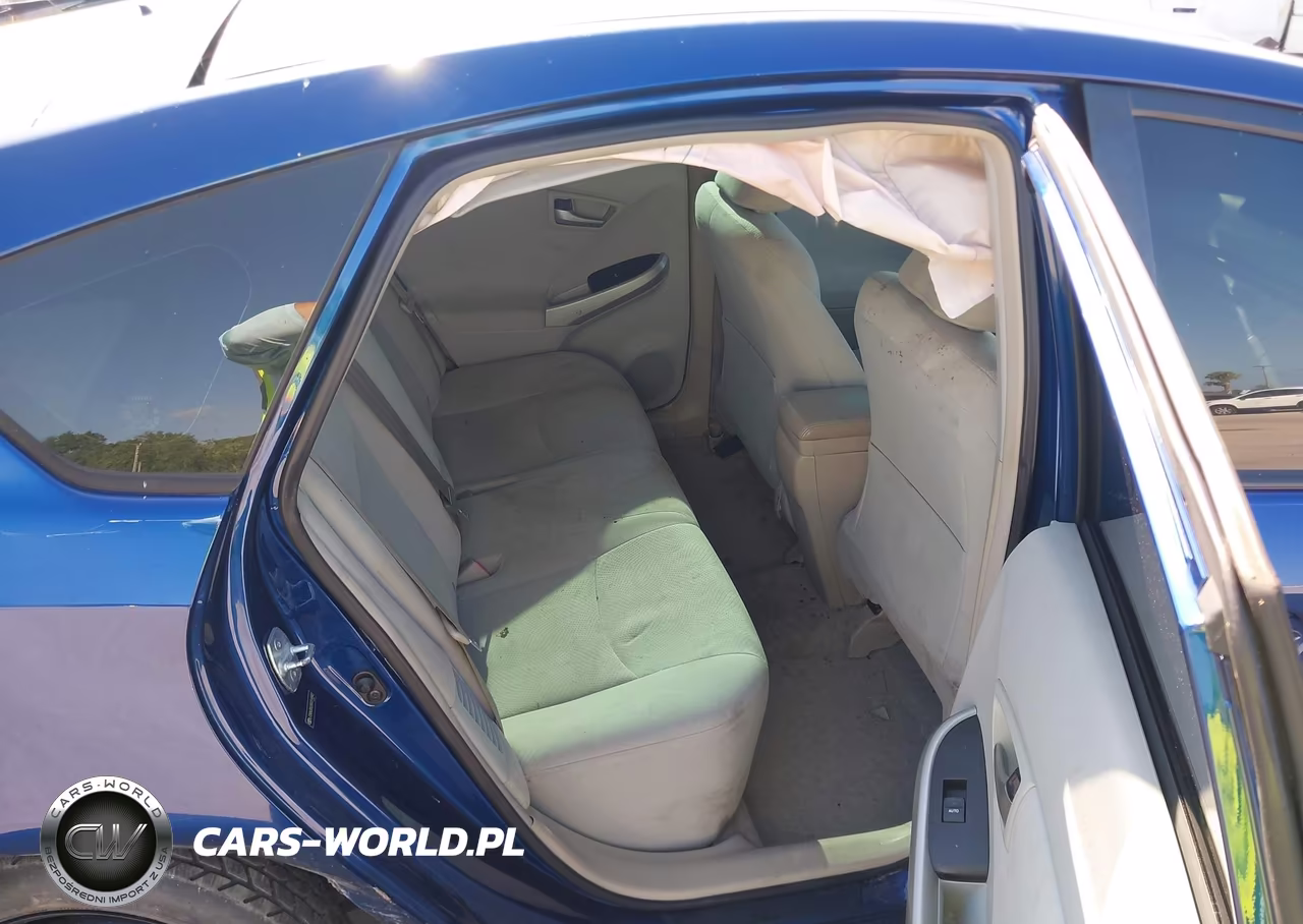 2011 Toyota Prius Two VIN:JTDKN3DU2B0314440 - 8
