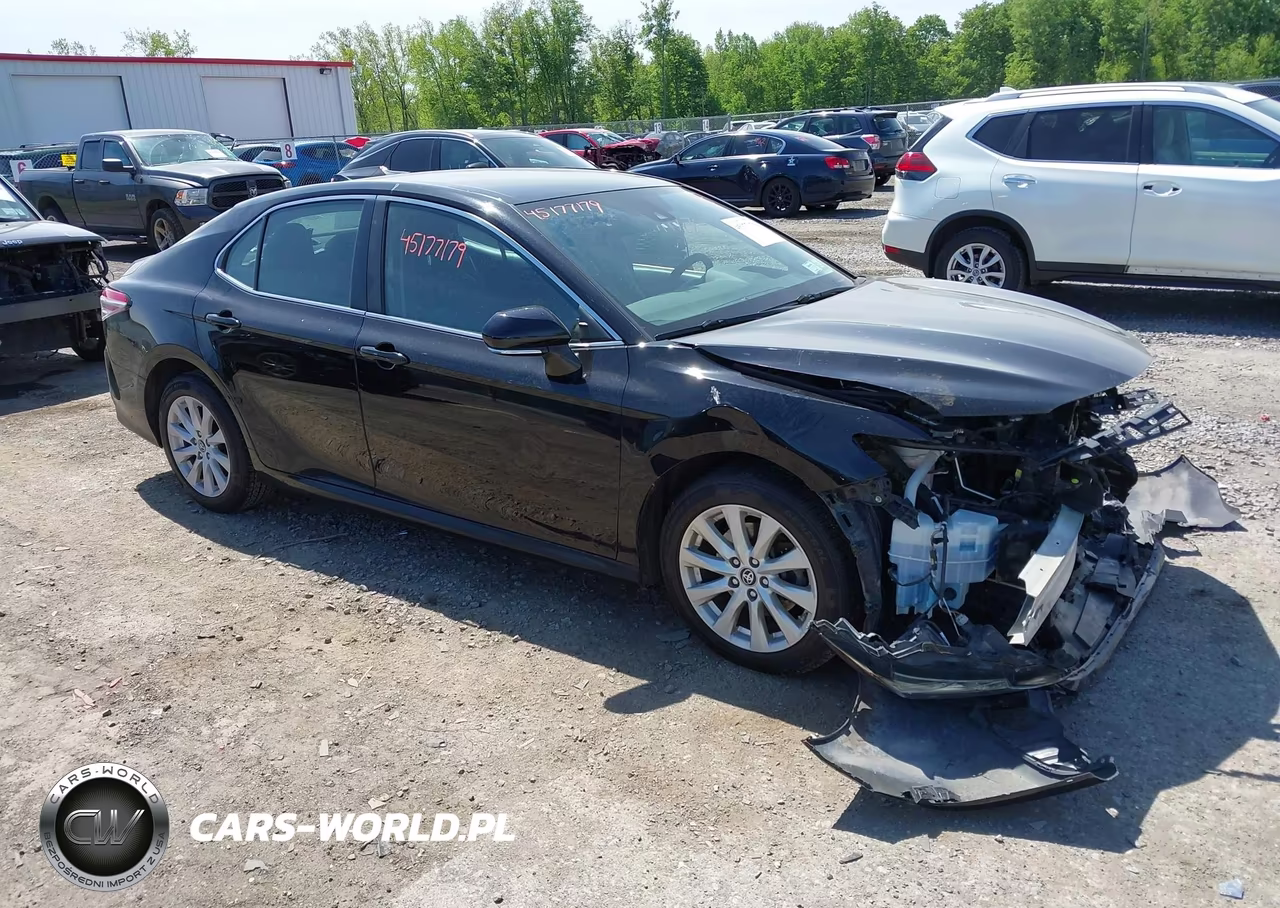 2019 Toyota Camry Le – zdjęcie 1 z 16