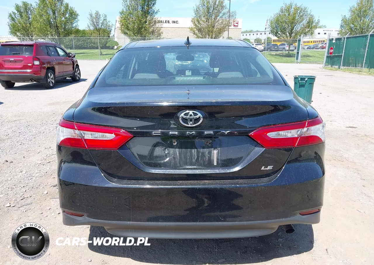 2019 Toyota Camry Le VIN:4T1B11HK3KU200962 - 16