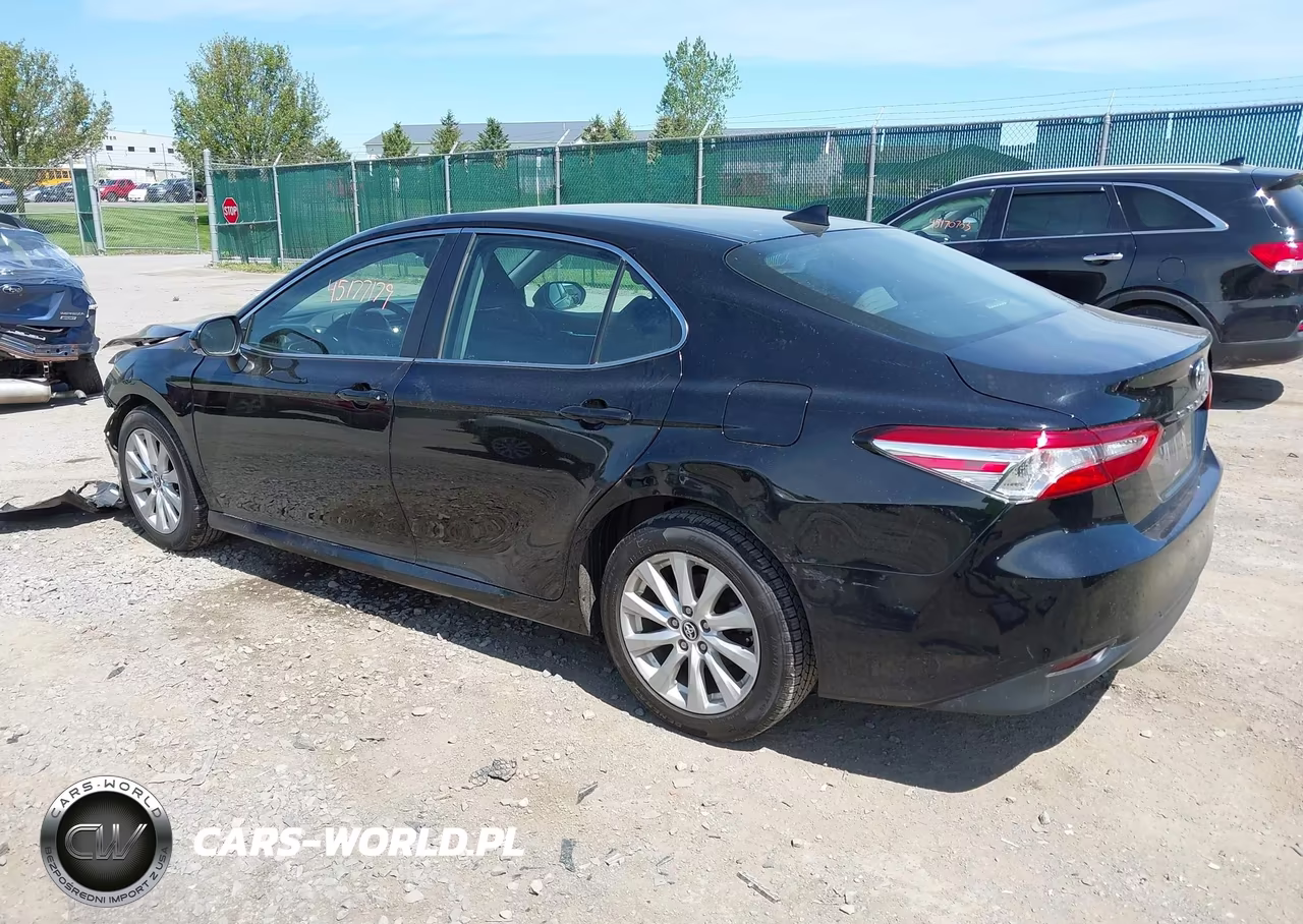 2019 Toyota Camry Le VIN:4T1B11HK3KU200962 - 3