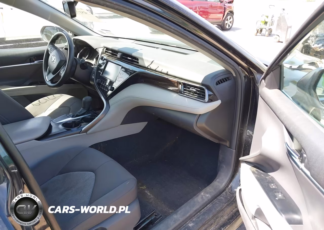 2019 Toyota Camry Le VIN:4T1B11HK3KU200962 - 5