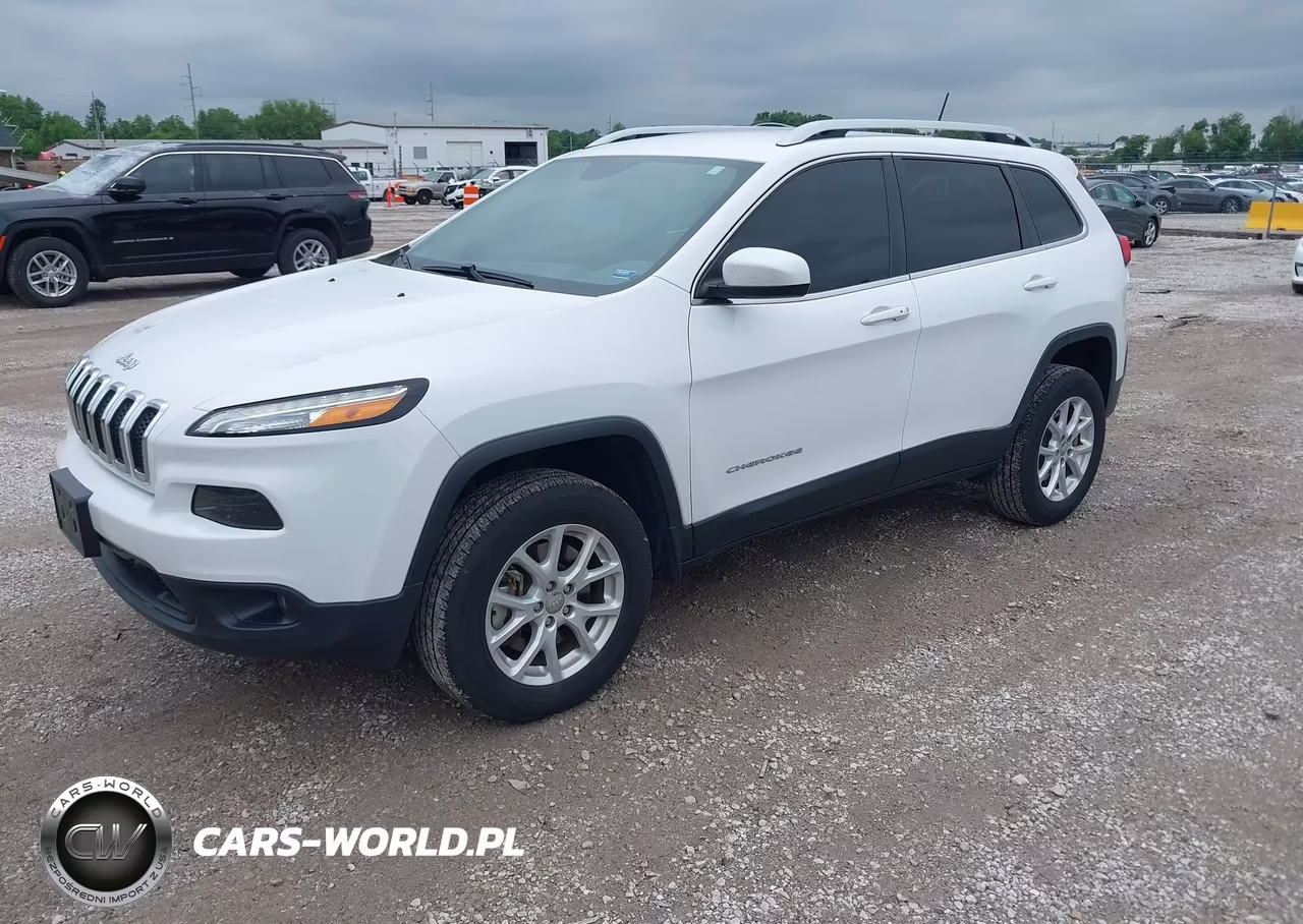 2018 Jeep Cherokee Latitude Plus 4X4 VIN:1C4PJMLB8JD574730 - 2
