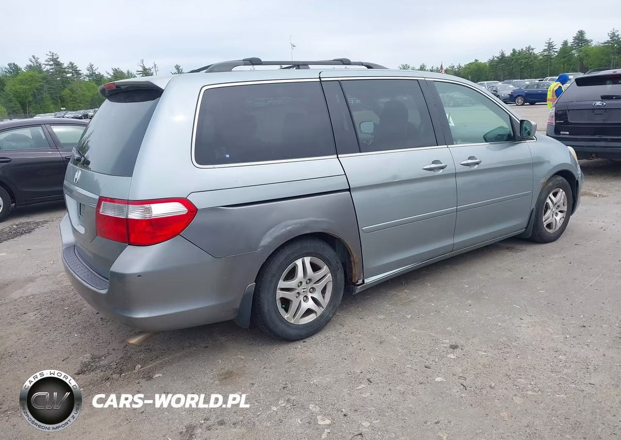 2005 Honda Odyssey Ex VIN:5FNRL38495B015564 - 4
