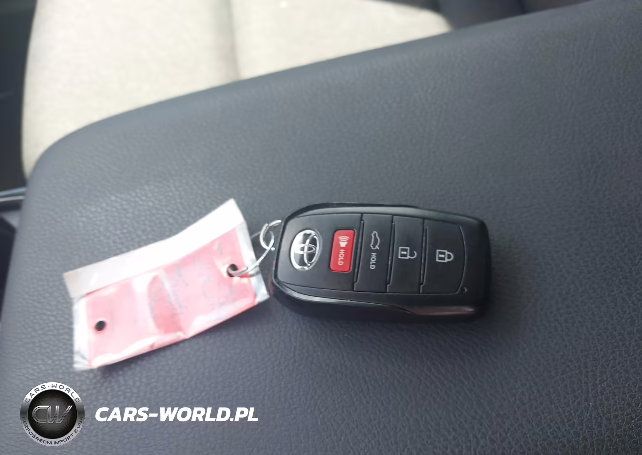 2026 Toyota Camry Le VIN:4T1DAACK3TU260984 - 11