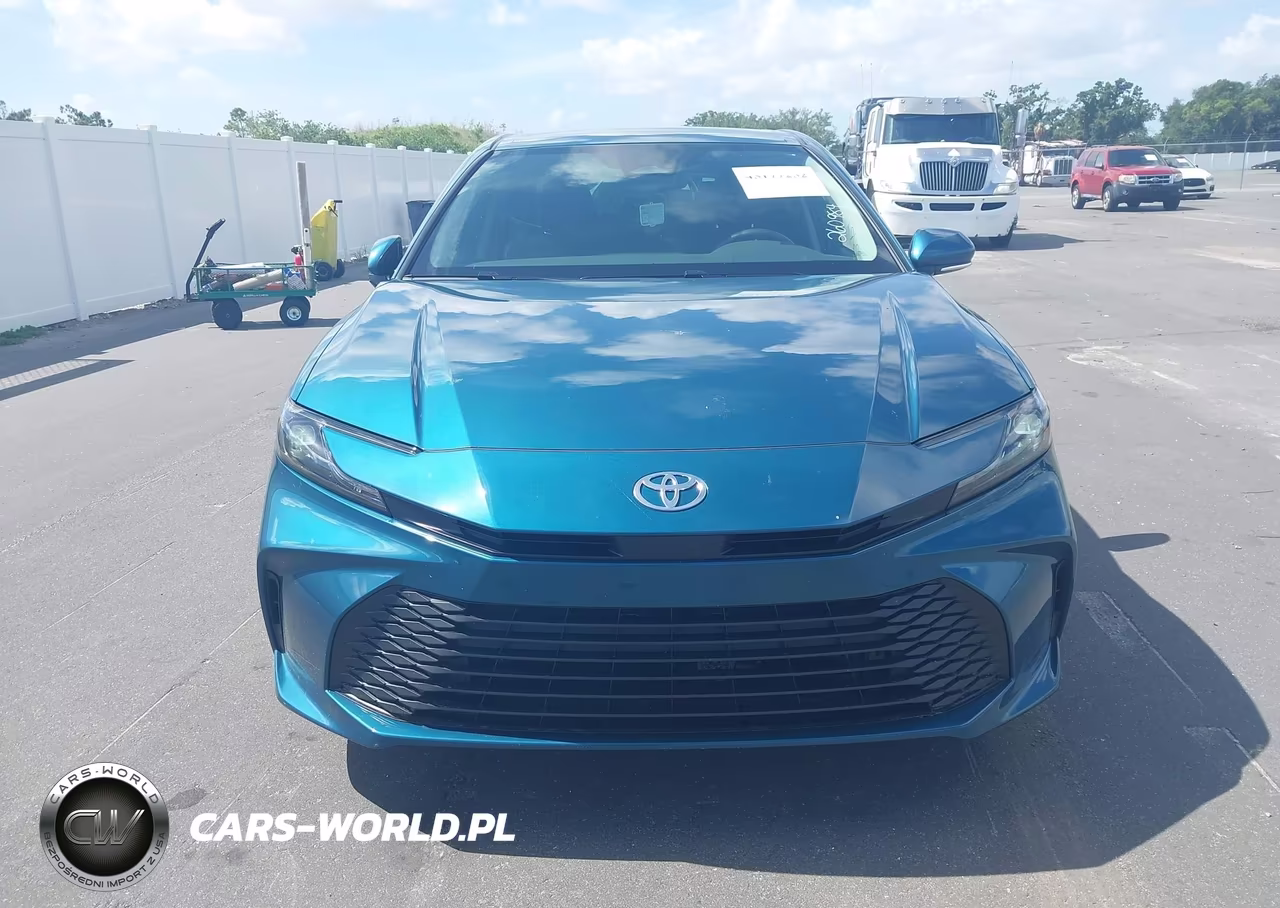 2026 Toyota Camry Le VIN:4T1DAACK3TU260984 - 12
